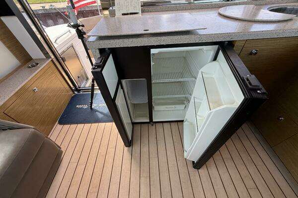 Cruisers Yachts Cantius Yacht For Sale