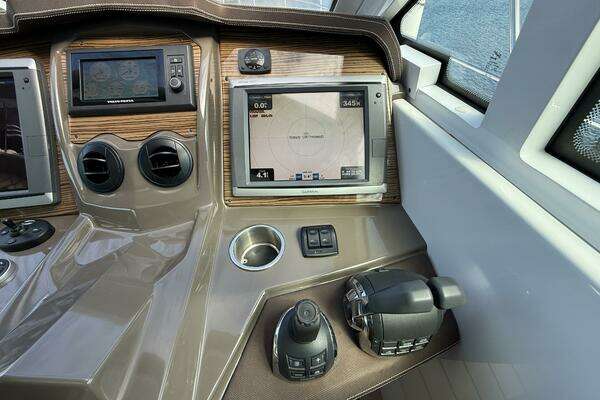 Cruisers Yachts Cantius Yacht For Sale