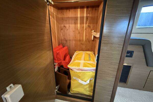 Cruisers Yachts Cantius Yacht For Sale
