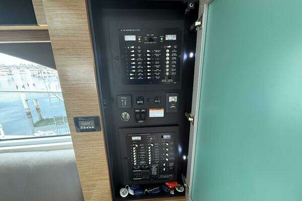 Cruisers Yachts Cantius Yacht For Sale