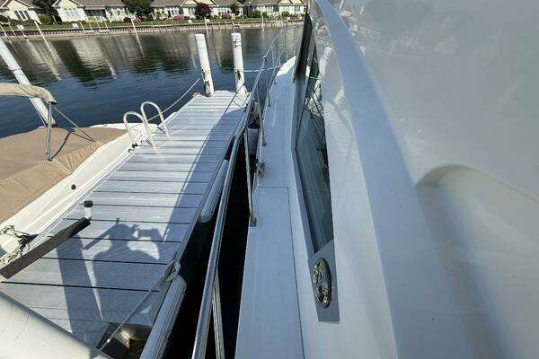 Cruisers Yachts Cantius Yacht For Sale