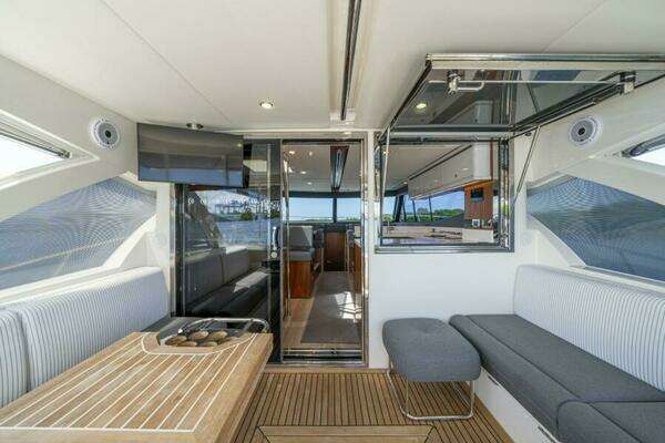 Riviera 46 Sports Motor Yacht Yacht For Sale
