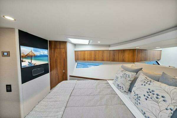 Riviera 46 Sports Motor Yacht Yacht For Sale