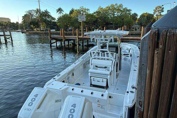 Blackfin 302CC Yacht For Sale