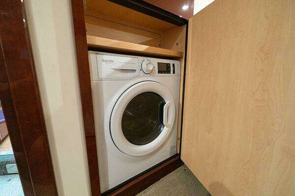 Sea Ray 48 Sundancer Yacht For Sale