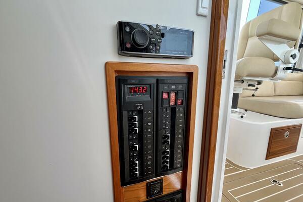 Waterlee 35ft MJM Yacht For Sale