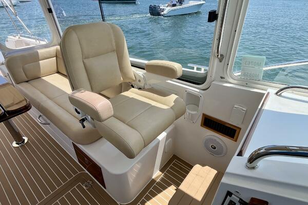 Waterlee 35ft MJM Yacht For Sale