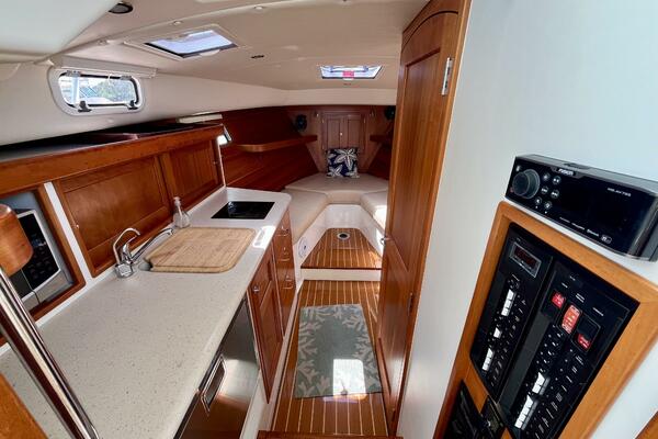 Waterlee 35ft MJM Yacht For Sale