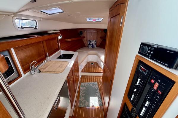 Waterlee 35ft MJM Yacht For Sale