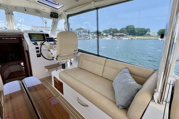 Waterlee 35ft MJM Yacht For Sale