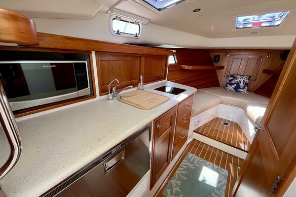 Waterlee 35ft MJM Yacht For Sale