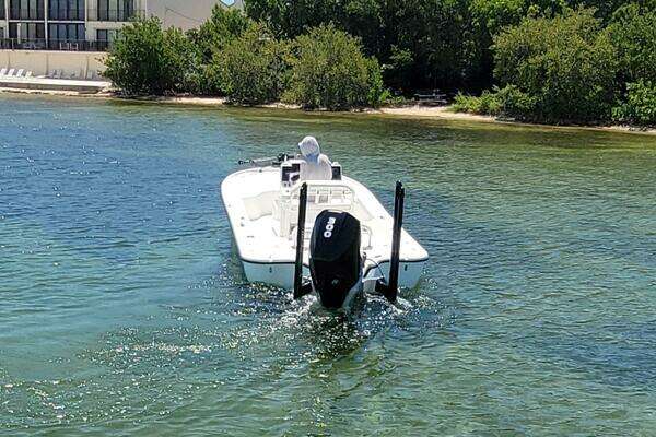Photo of the 2016 Yellowfin 24 Bay
