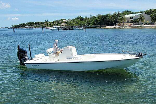 Photo of the 2016 Yellowfin 24 Bay