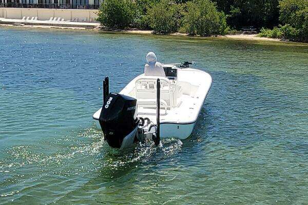 Photo of the 2016 Yellowfin 24 Bay