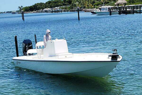Photo of the 2016 Yellowfin 24 Bay