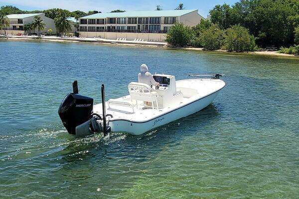 Photo of the 2016 Yellowfin 24 Bay