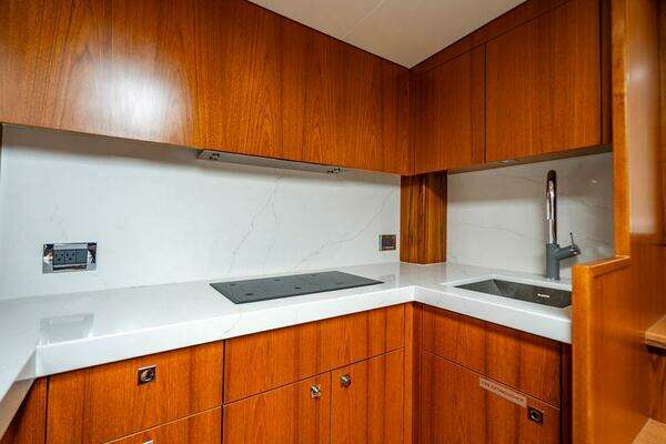 Hatteras GT45X Yacht For Sale