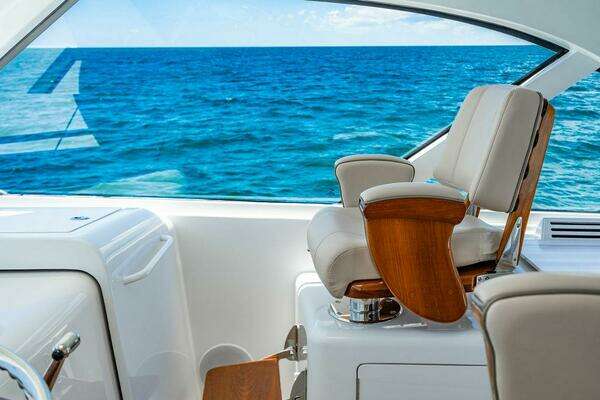 Hatteras GT45X Yacht For Sale