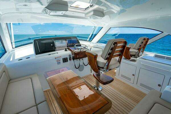 Hatteras GT45X Yacht For Sale
