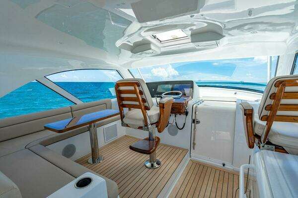 Hatteras GT45X Yacht For Sale