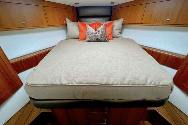 Hatteras GT45X Yacht For Sale