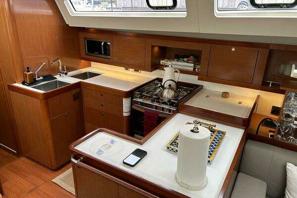 Beneteau Oceanis 58 Yacht For Sale