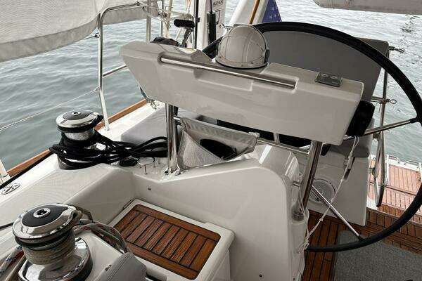 Beneteau Oceanis 58 Yacht For Sale
