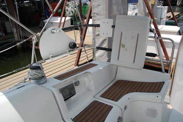 37ft Beneteau Yacht For Sale