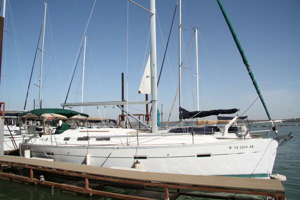 37ft Beneteau Yacht For Sale