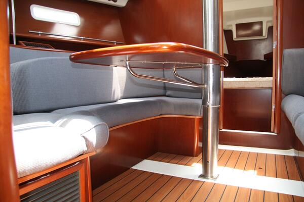 37ft Beneteau Yacht For Sale