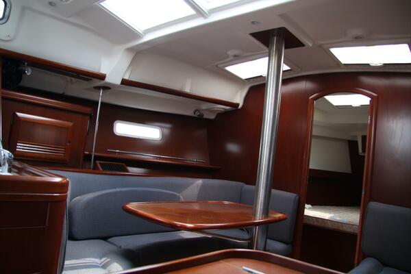 37ft Beneteau Yacht For Sale