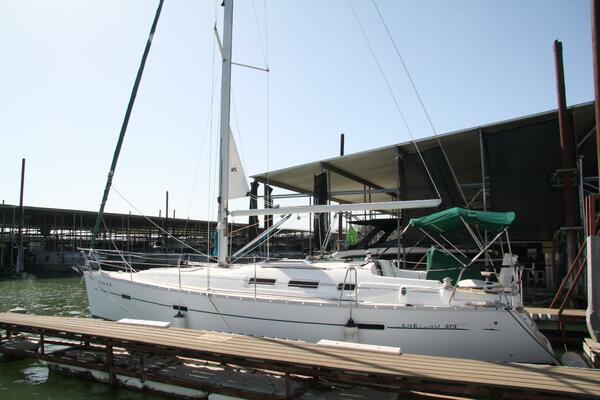 37ft Beneteau Yacht For Sale