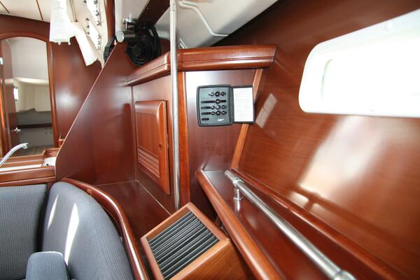 37ft Beneteau Yacht For Sale