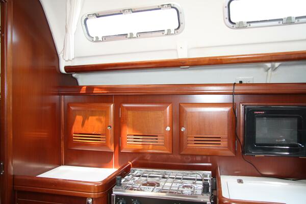 37ft Beneteau Yacht For Sale