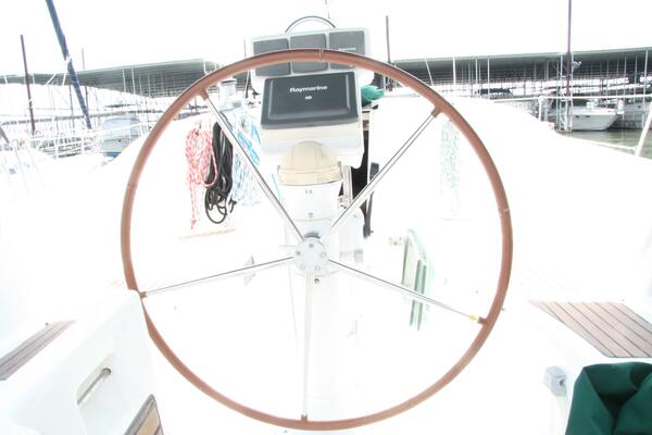 37ft Beneteau Yacht For Sale