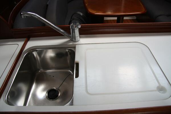 37ft Beneteau Yacht For Sale