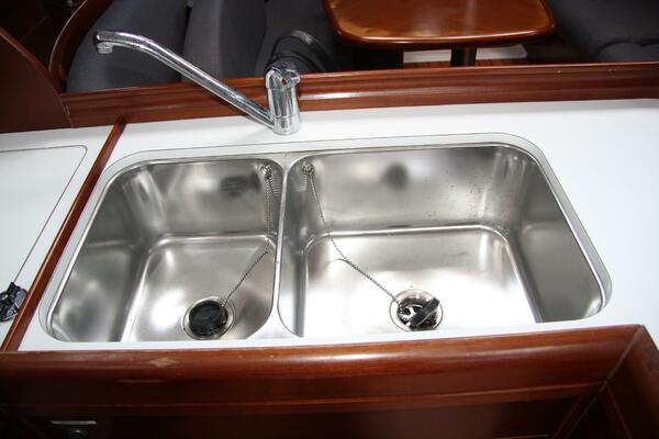 37ft Beneteau Yacht For Sale