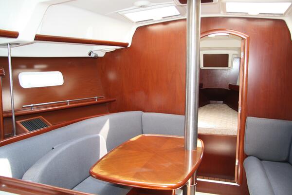 37ft Beneteau Yacht For Sale