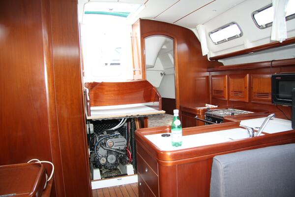 37ft Beneteau Yacht For Sale
