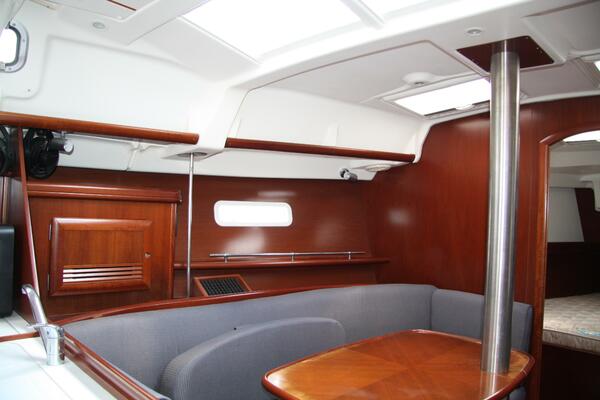 37ft Beneteau Yacht For Sale