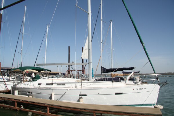 37ft Beneteau Yacht For Sale