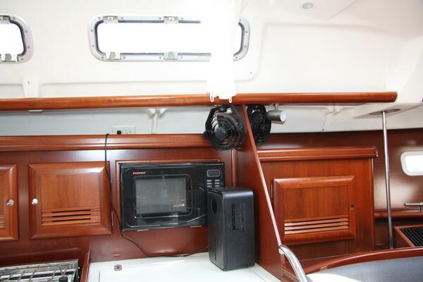 37ft Beneteau Yacht For Sale