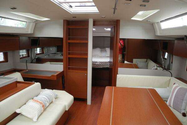 Beneteau Oceanis Yacht For Sale