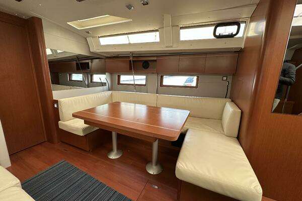 Beneteau Oceanis Yacht For Sale
