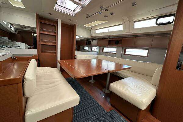 Beneteau Oceanis Yacht For Sale