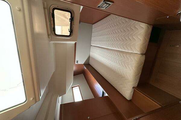 Beneteau Oceanis Yacht For Sale