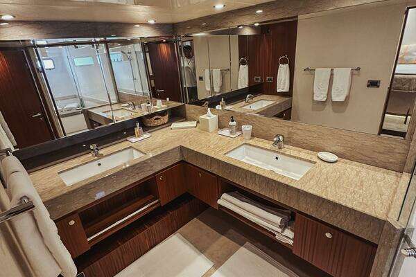Ocean Alexander 72 Yacht For Sale