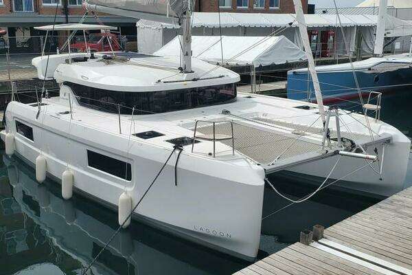 38-ft-Lagoon-2026-38 Owner's Version-Lagoon38CatamaranOnOrder-Newport Rhode Island United States yacht for sale
