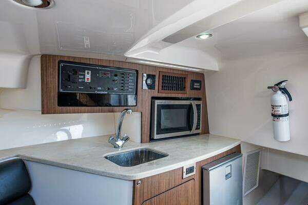 Everglades 350LX Yacht For Sale