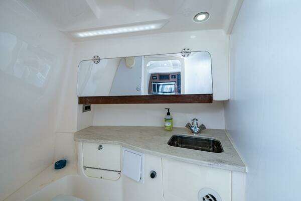 Everglades 350LX Yacht For Sale